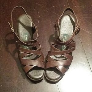 Brown open toed wedged sandels